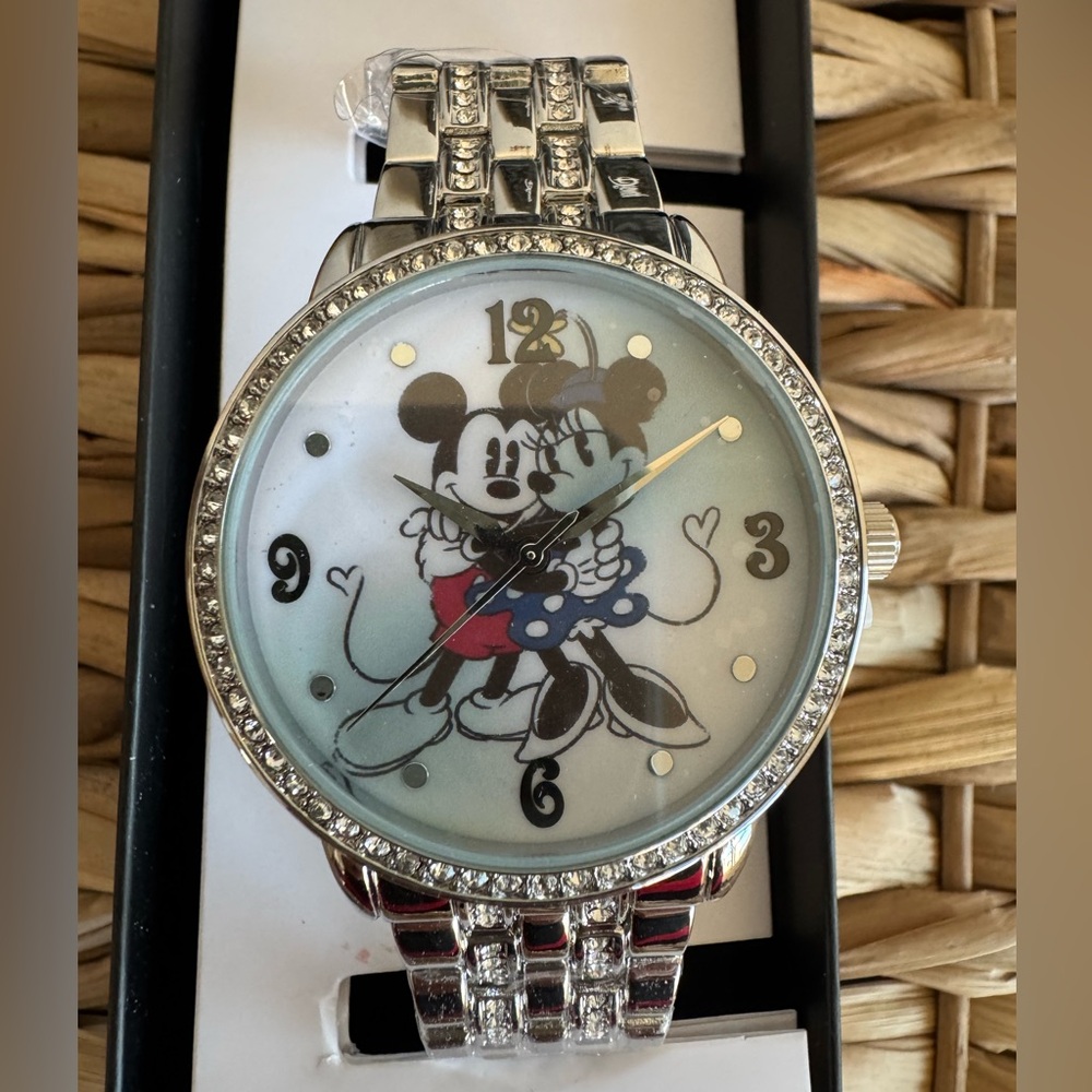 🔥Disney Mickey and Minnie Watch P0114